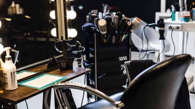 istock_042320_hairsalon