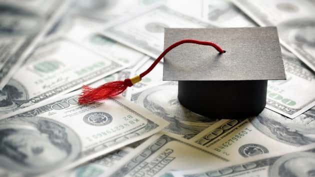 istock_42820_collegemoney