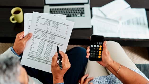 istock_050720_couplefinances