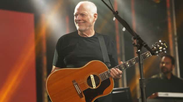 m_davidgilmour630_onkimmelacousticguitar_043020-2