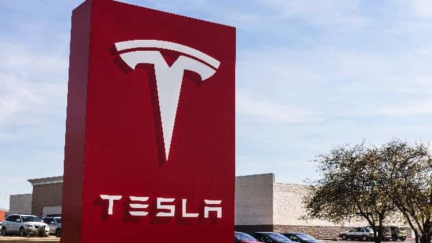 istock_051220_teslareopen