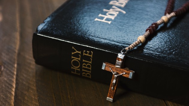 istock_51820_biblerosary