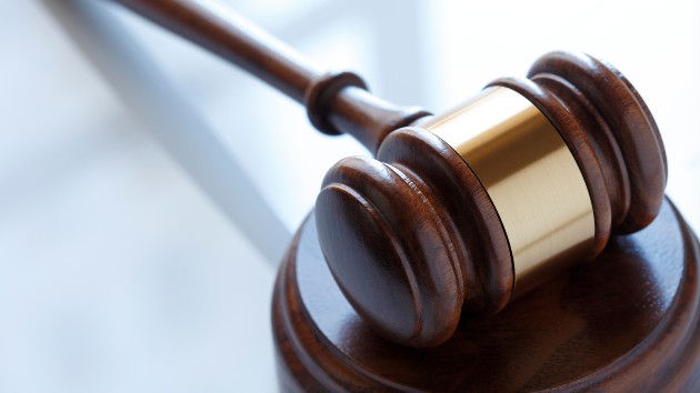 istock_52620_gavel