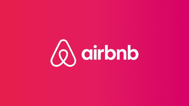 61120_airbnb_lockup_over_gradient