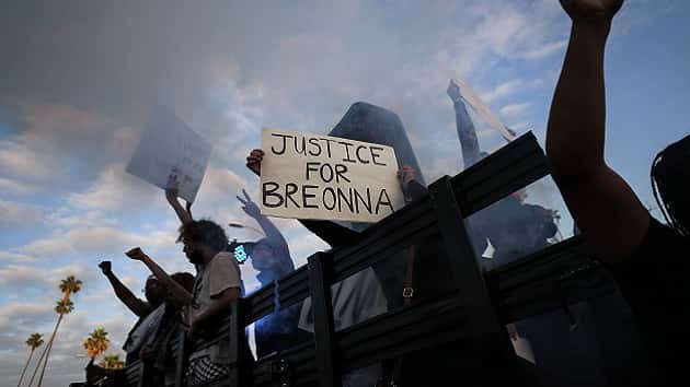 gettyimages_justiceforbreonnasign_061920-1