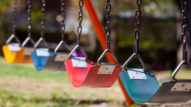 istock_62320_emptyswings