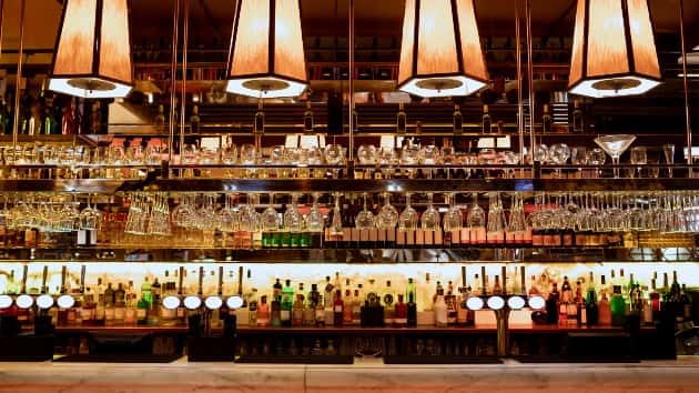 istock_62420_barcounter