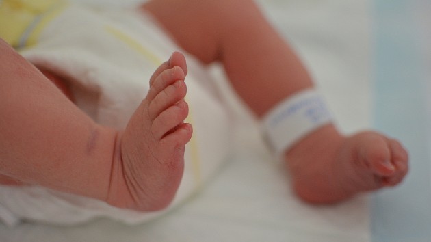istock_62620_infantfeet