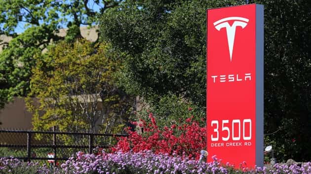 istock_070120_teslahq