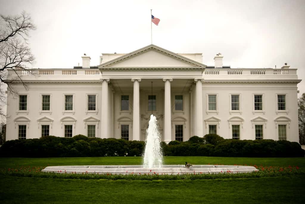 istock_whitehouse_042820-9