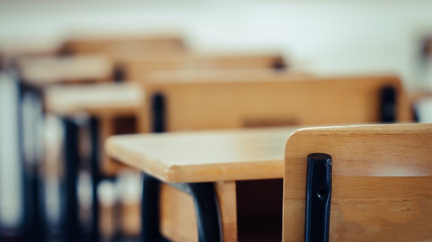 istock_72920_emptyclass