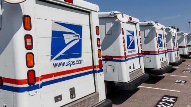 istock_8520_mailtrucks