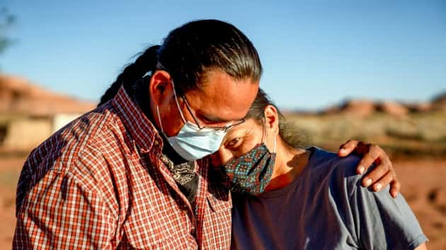 istock_81320_navajocouple