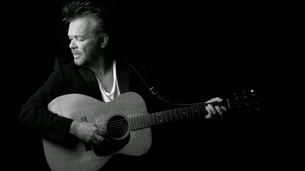m_johnmellencamp630_withguitar_091014