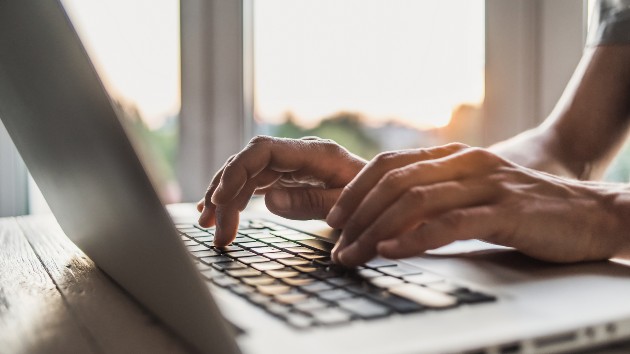 istock_82620_typingkeyboard