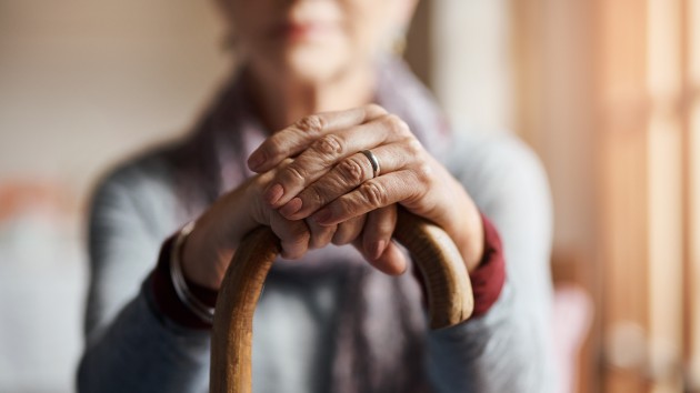 istock_83130_elderlywomancane