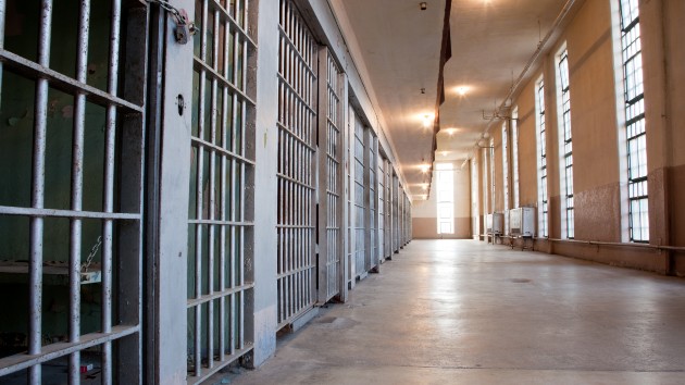 istock_9120_prisoncells