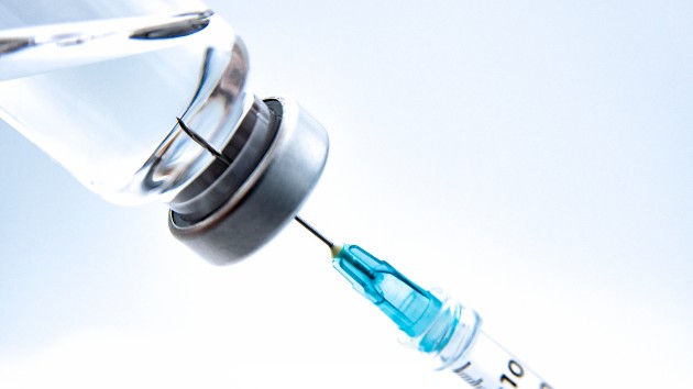 istock_9120_vaccinesyringevial