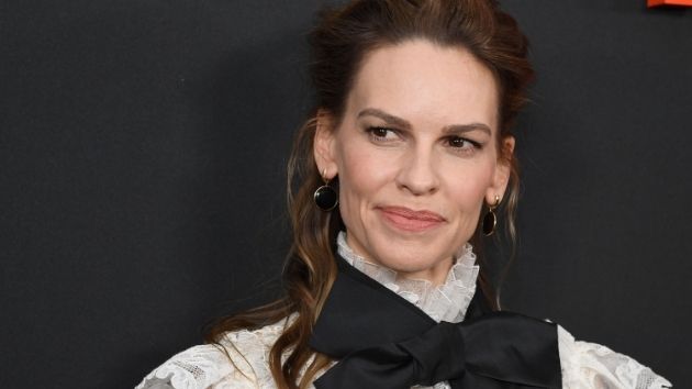 e_hilaryswank_091020