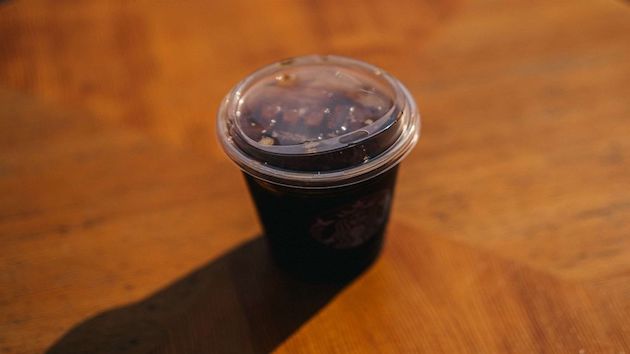 091120_starbucks_lids