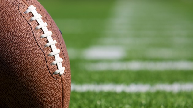 istock_91720_footballfield