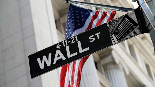 istock_10220_wallst