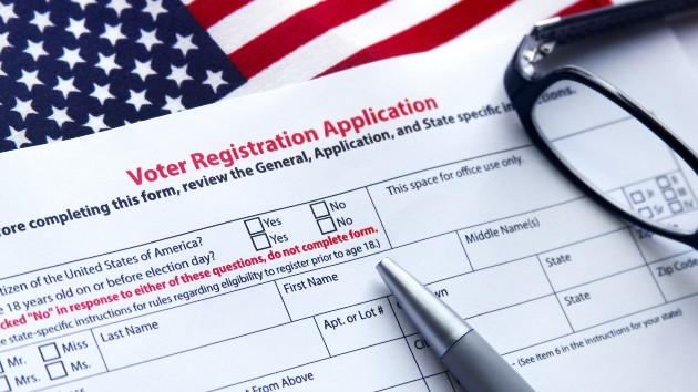 istock_10620_voterregistration201