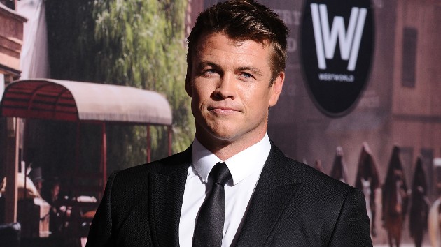 getty_lukehemsworth_101320