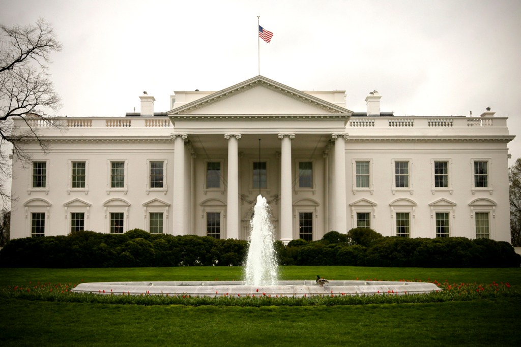 istock_whitehouse_042820-34