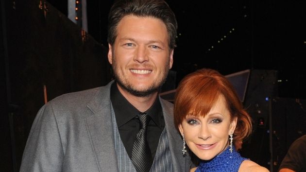 e_rebamcentire_blakeshelton_111220