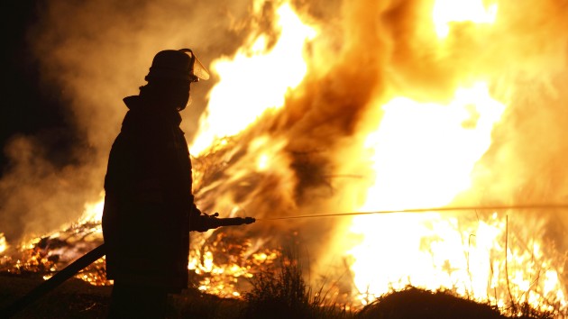 istock_111920_wildfirefirefighter
