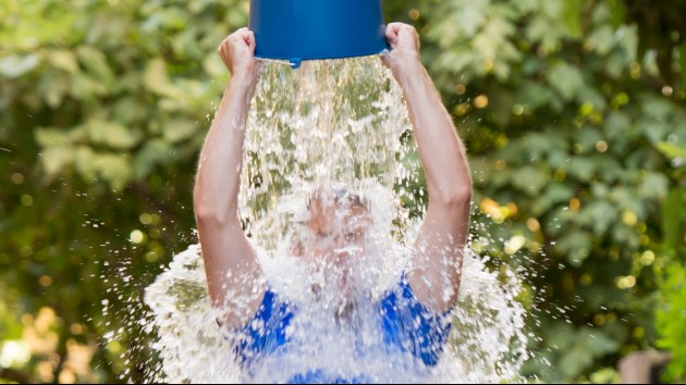 istock_112320_icebucket
