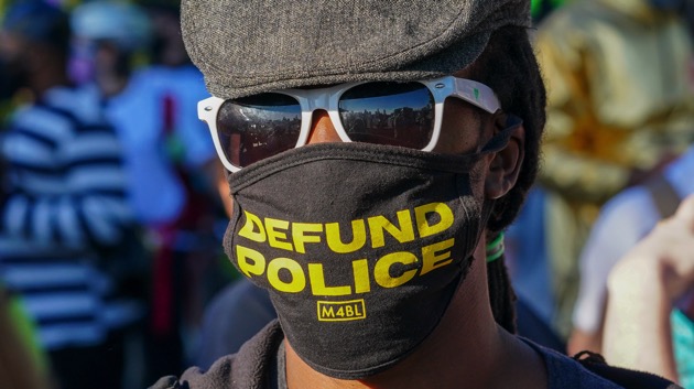 getty_112520_defundthepoliceprotester