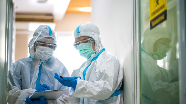 istock_112620_covidhealthworkers