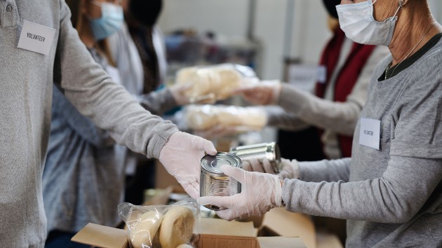 istock_112620_foodbank
