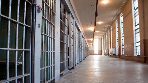 istock_12420_prisoncells