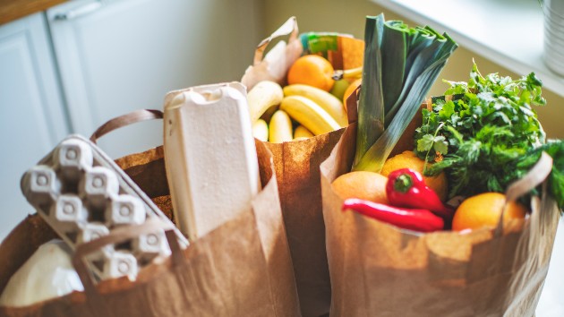 istock_121020_grocerybags