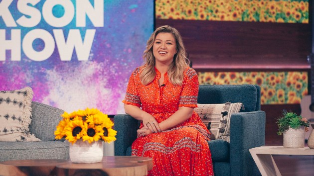 m_kellyclarksontalkshowonset_121520