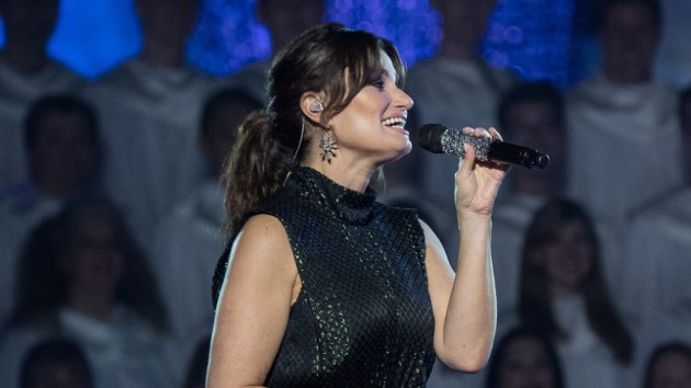 e_idina_menzel_12292020