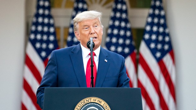 wh_1521_trumppodiumspeaking