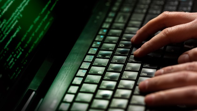 istock_1621_keyboardhacker
