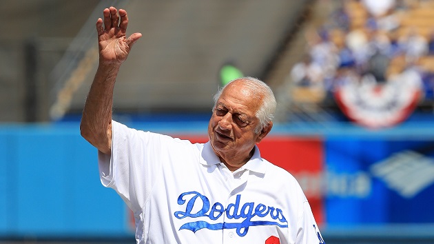 gettyimages_tommylasorda_010821