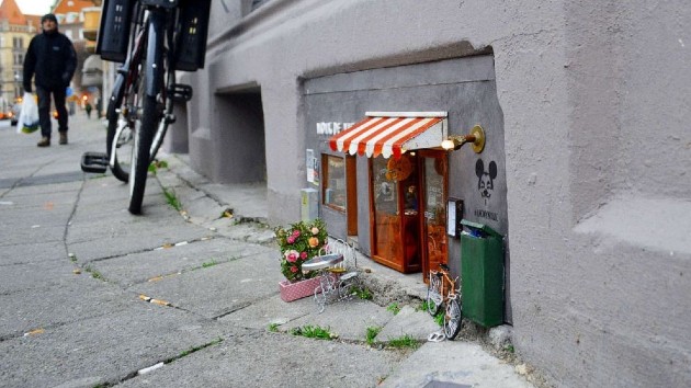 anonymouse-art-sweden-01-ht-llr-210112_1610474166534_hpembed_21x16_992201201