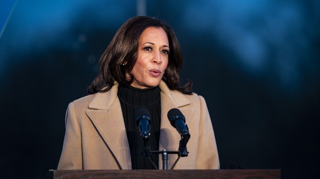 getty_12021_kamalaharrisspeakingnatlmall