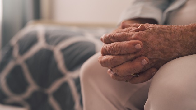 istock_12221_elderlyhands