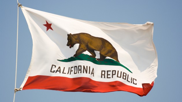 istock_12621_califlag