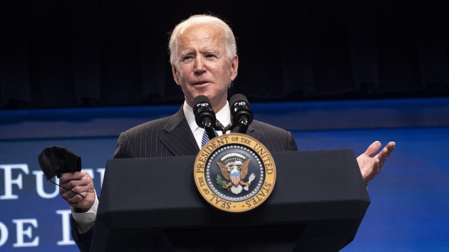 getty_12621_bidenpodium