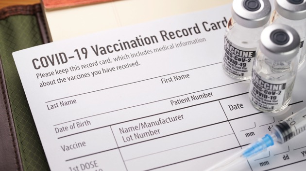 istock_012621_covidvacccard
