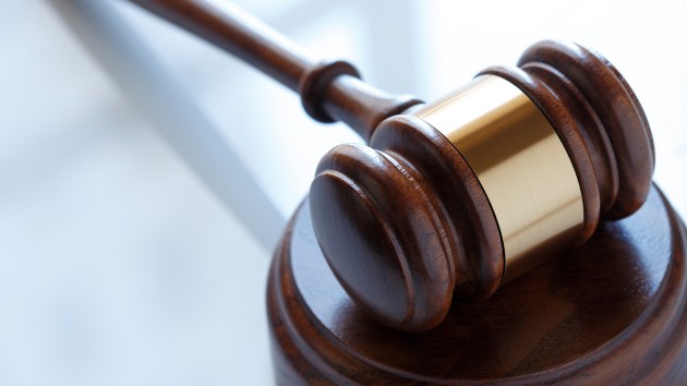istock_12721_gavel