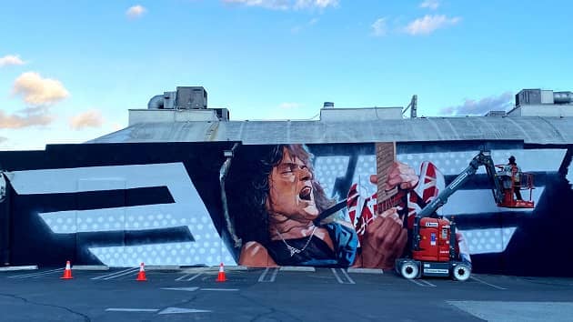 m_eddievanhalenmural630_012621-2